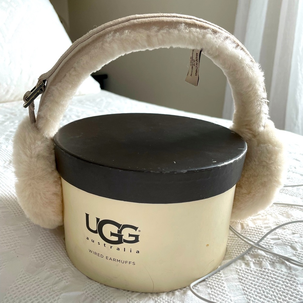 UGG Earmuffs with built in speakers